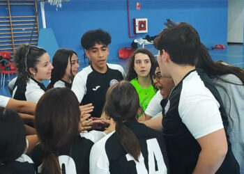 Los Equipos de Voleibol y Fútbol Sala del Venancio Blanco Celebran sus Éxitos